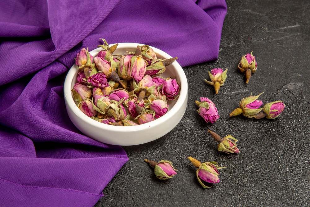 Supplier of Damask Rose